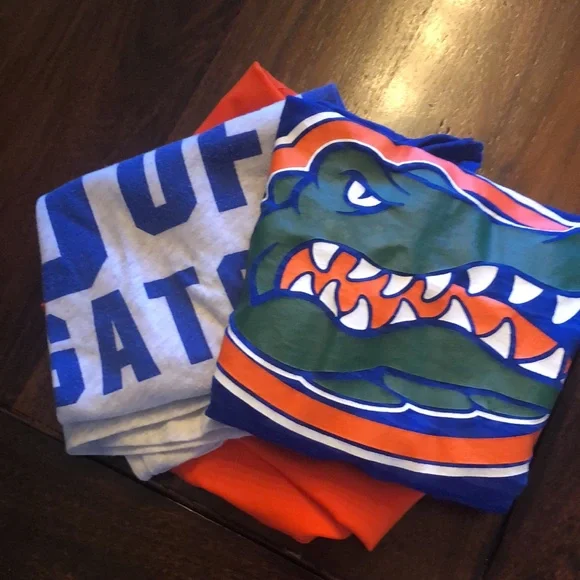 UF Game Day!! Two tank tops and leggings. 
Brands: 
Pink
Old Navy
Stadium - Picture 7 of 7
